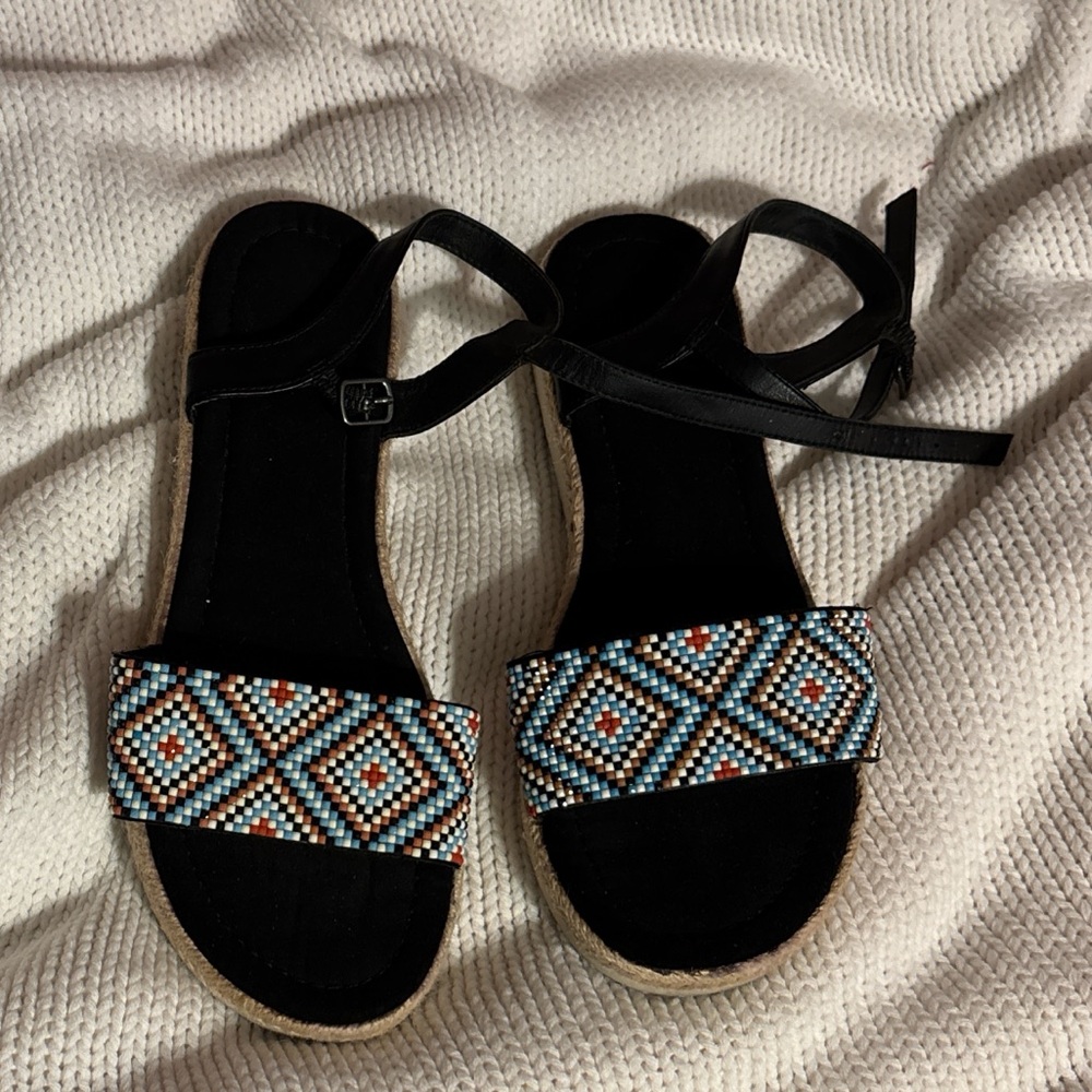 Black beaded sandles